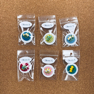 Merry L Covered Button Needle Minder