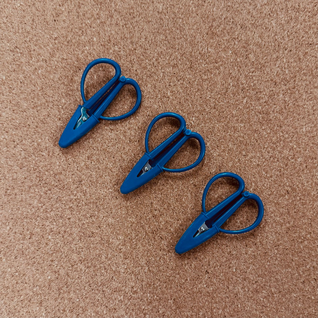 Snap Scissors Super Snip Scissors - Navy – Greenhouse Needlepoint