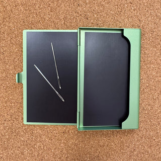 Magnetic Needle Holder - Mint Green