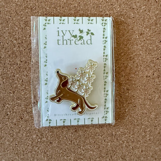 Weenies & Tinis Needle Minder